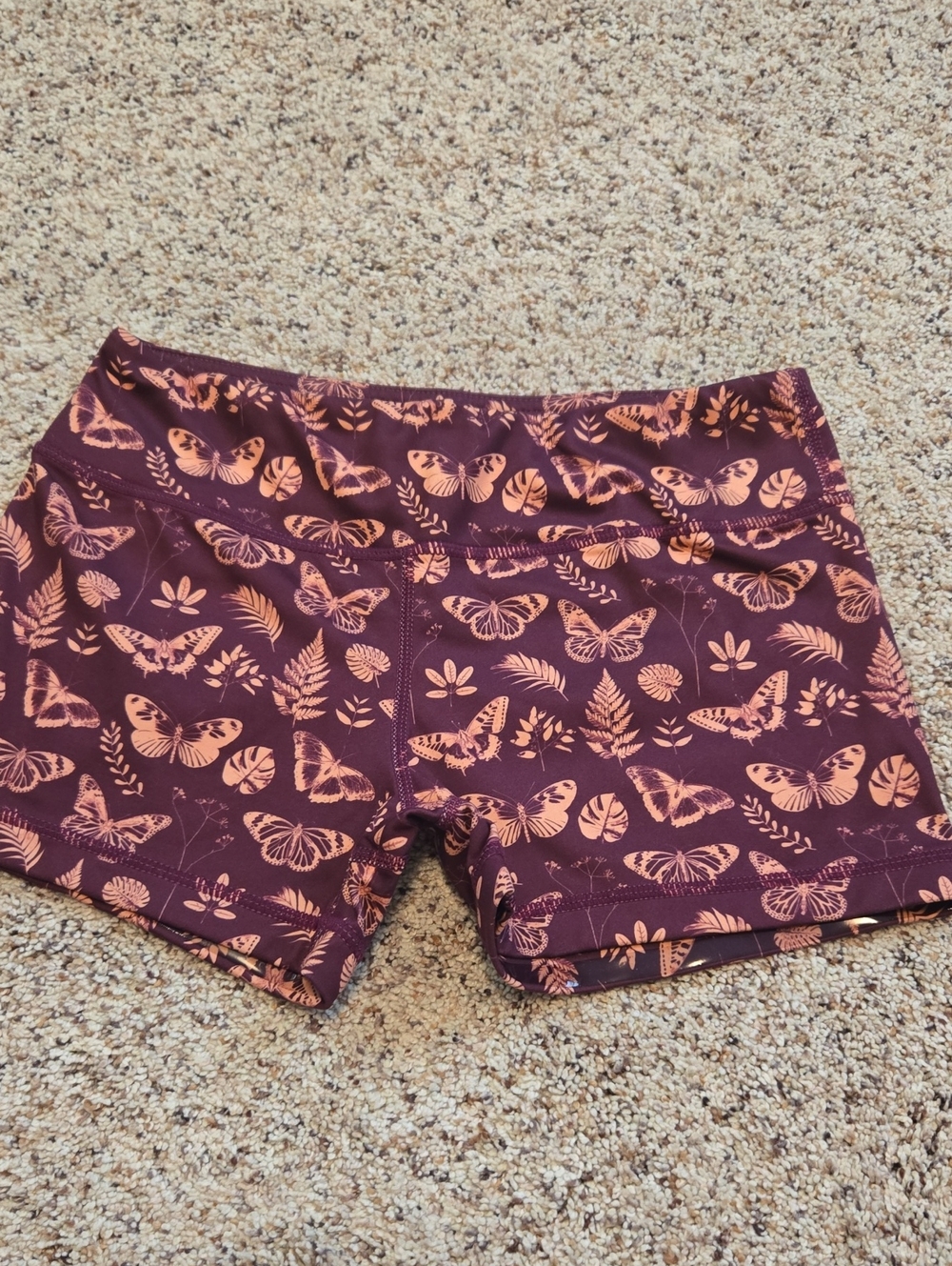 Women’s IAB Mfg Maroon Butterfly Print Stretch Shorts Size 6 Small